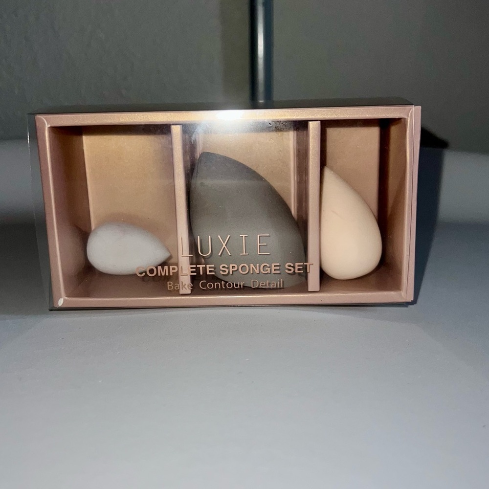 Luxie Trio Sponge Collection - Black, White, and Cream